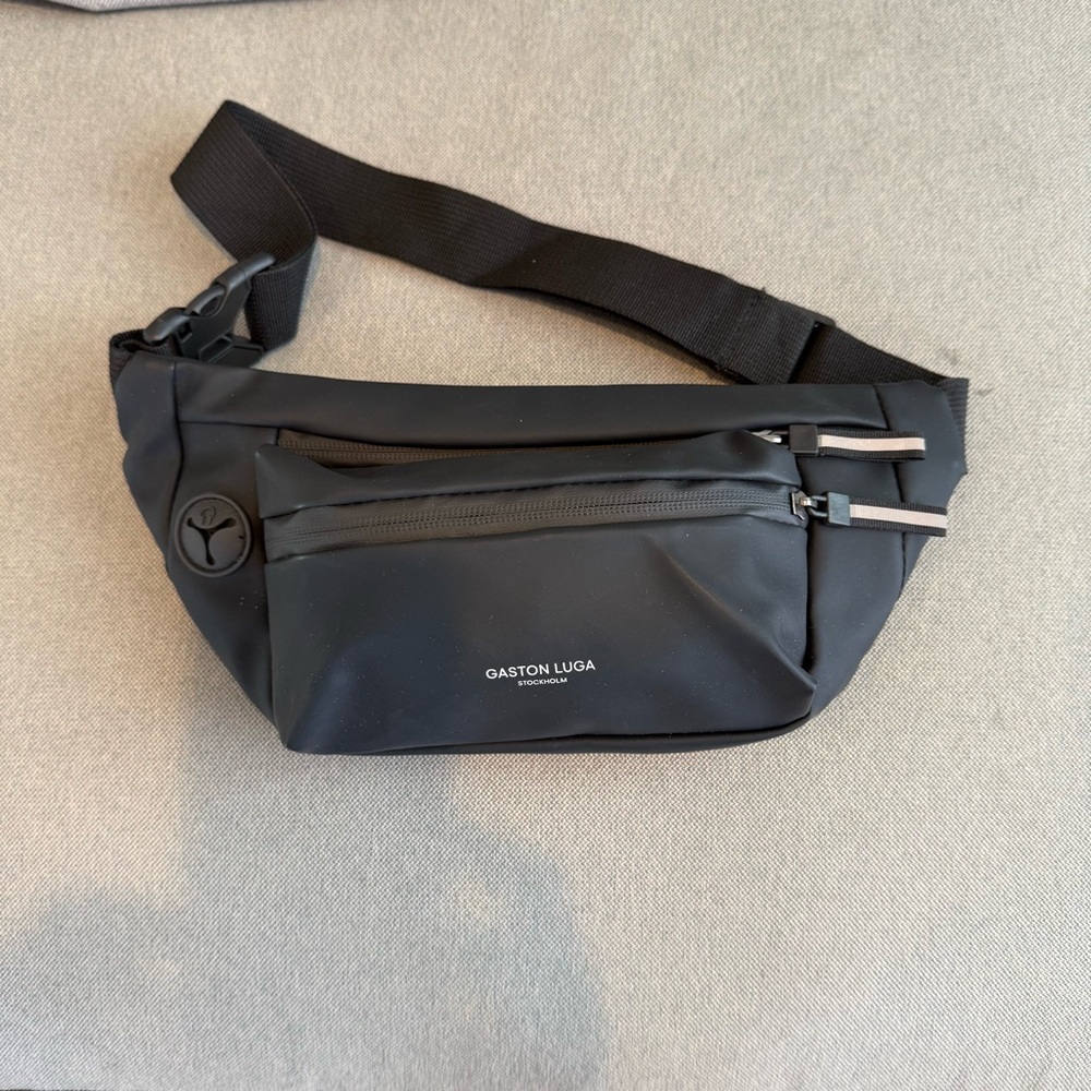 New Gaston Luga Splash Hip Pack Black sling fannypack sporty waist bag